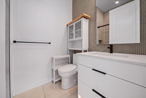 1438 17Th Avenue E, Vancouver, BC 