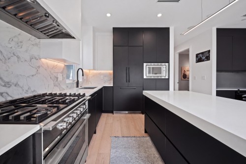 1438 17Th Avenue E, Vancouver, BC 