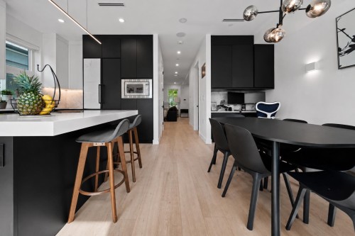 1438 17Th Avenue E, Vancouver, BC 
