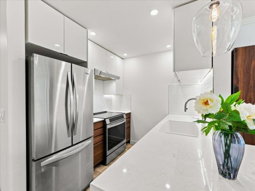 203-1729 Georgia Street E Vancouver, BC V5L 2B3