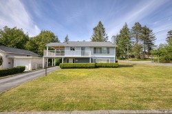 929 Grover Avenue  Coquitlam, BC V3J 3E4