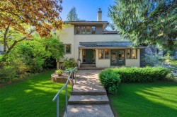 5540 Alma Street  Vancouver, BC V6N 1Y1