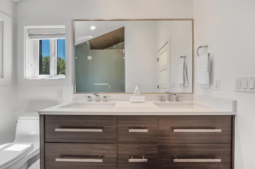 730 11Th Avenue E, Vancouver, BC 