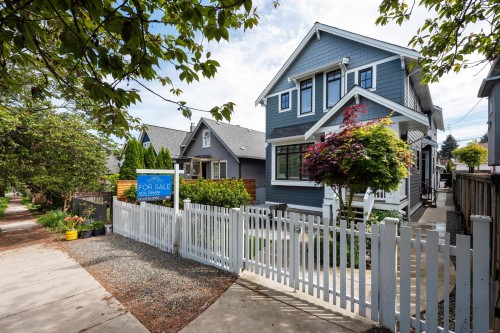 730 11Th Avenue E, Vancouver, BC 