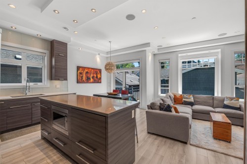 730 11Th Avenue E, Vancouver, BC 