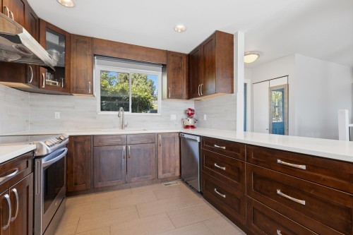 2190 Hillside Avenue, Coquitlam, BC 