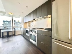 1103-111 1st E Avenue Vancouver, BC V6A 0E9
