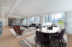 702-1499 Pender Street W Vancouver, BC V6G 0A7