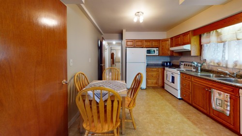 2540 25Th Avenue E, Vancouver, BC 