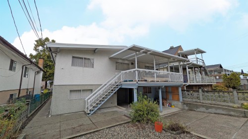 2540 25Th Avenue E, Vancouver, BC 