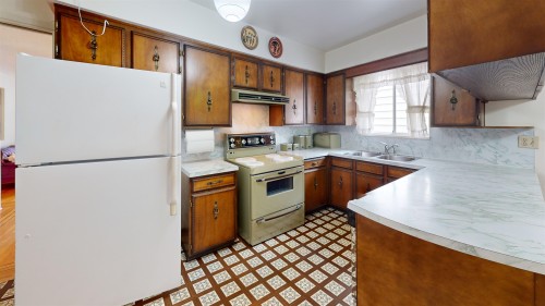 2540 25Th Avenue E, Vancouver, BC 