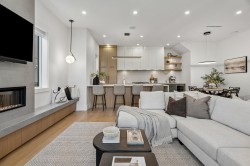 1234 19th Avenue E Vancouver, BC V5V 1L3