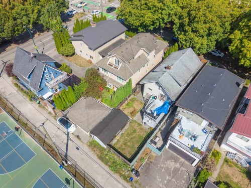 1324 10Th Avenue E, Vancouver, BC 