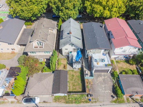 1324 10Th Avenue E, Vancouver, BC 