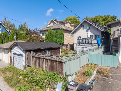 1324 10Th Avenue E, Vancouver, BC 