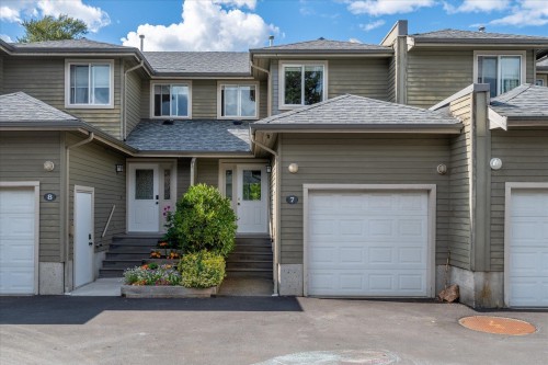 7-40200 Government Road  Squamish, BC V8B 0G6