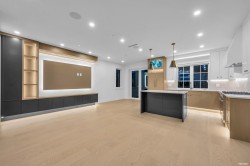 2-5150 Spencer Street  Vancouver, BC V5R 4A3