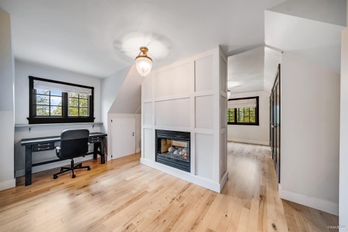 1570 East Road, Anmore, BC 