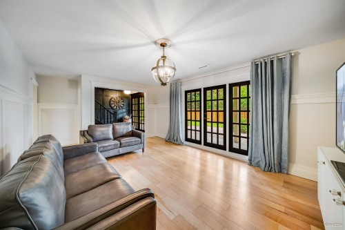 1570 East Road, Anmore, BC 