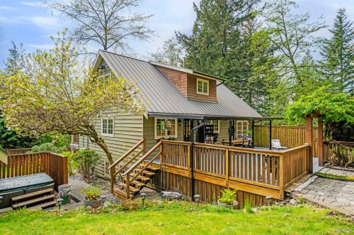 1570 East Road, Anmore, BC 