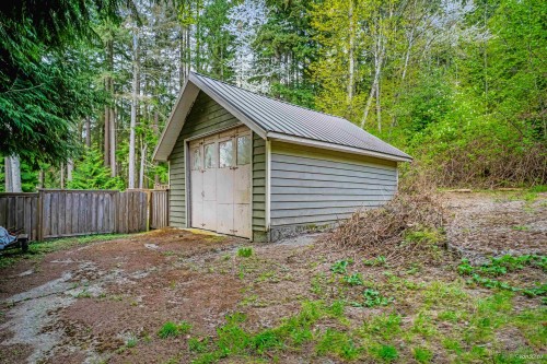 1570 East Road, Anmore, BC 