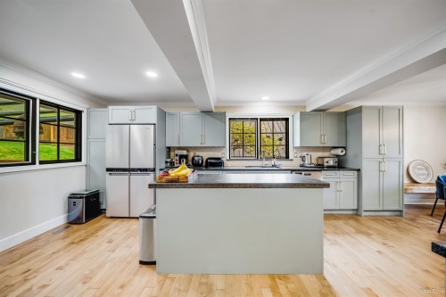 1570 East Road, Anmore, BC 