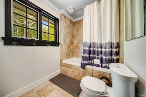 1570 East Road, Anmore, BC 
