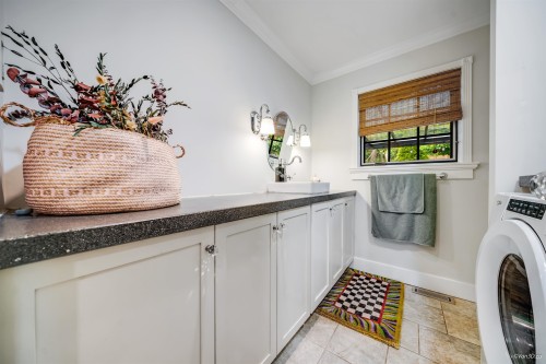 1570 East Road, Anmore, BC 