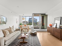 715-221 Union Street  Vancouver, BC V6A 0B4