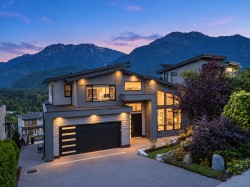 41301 Horizon Drive Squamish, BC V8B 0Y7