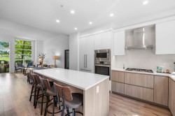 153-2060 Curling Road  North Vancouver, BC V7P 0E1