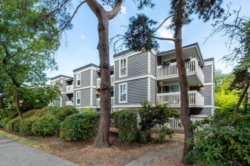 305-1545 2nd Avenue E Vancouver, BC V5N 1C8
