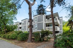 305-1545 2nd Avenue E Vancouver, BC V5N 1C8