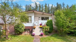 5884 Ormidale Street  Vancouver, BC V5R 4R3