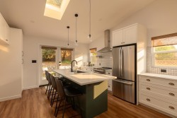 8029 Westlake Street Burnaby, BC V5A 2A9