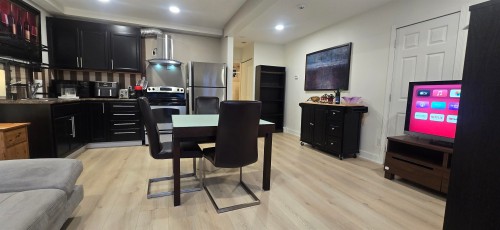 851 Calverhall St Street , North Vancouver, BC V7L 1X8 3