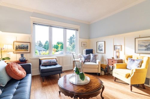 114 Kings Road W, North Vancouver, BC 
