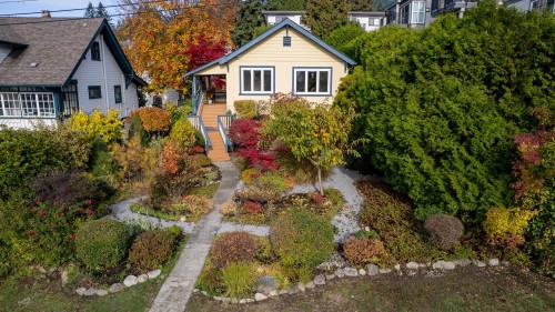 114 Kings Road W, North Vancouver, BC 