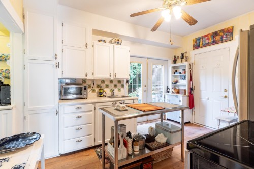 114 Kings Road W, North Vancouver, BC 