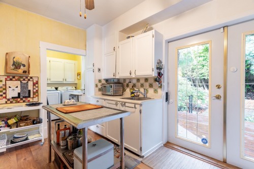 114 Kings Road W, North Vancouver, BC 