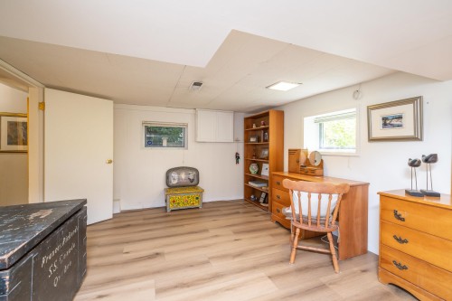 114 Kings Road W, North Vancouver, BC 