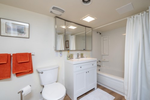 114 Kings Road W, North Vancouver, BC 