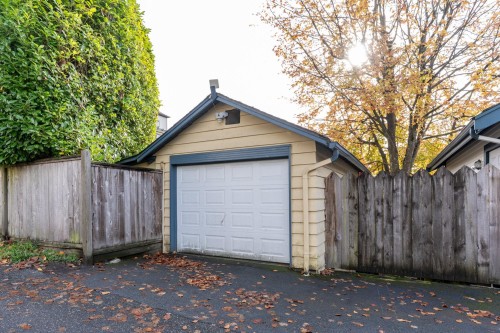 114 Kings Road W, North Vancouver, BC 