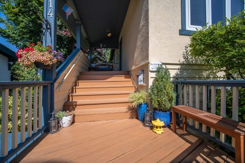114 Kings Road W, North Vancouver, BC 