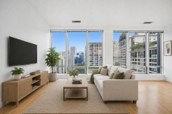 1110-989 Nelson Street  Vancouver, BC V6Z 2S1