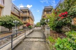 204-2299 30th Avenue E Vancouver, BC V5N 5N1