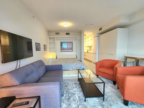 909-180 2nd Avenue E, Vancouver, BC V5T 0K4 2