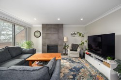 3201 Lonsdale Avenue  North Vancouver, BC V7N 4G8