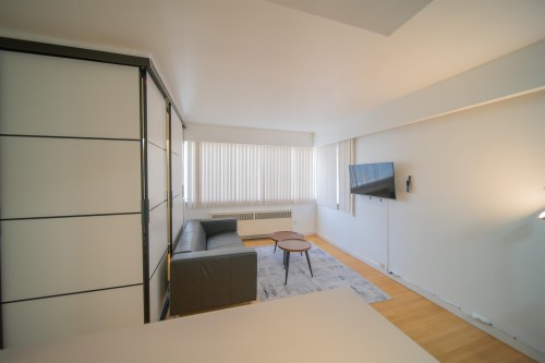 207-1925 Nelsonstreet , Vancouver, BC V6G 1K9 2