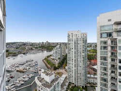 3202-193 Aquarius Mews  Vancouver, BC V6Z 2Z2